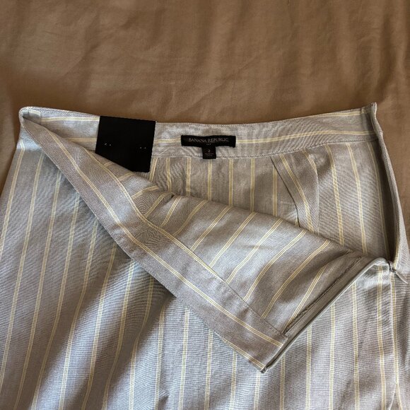 Banana Republic Pencil Skirt - Picture 3 of 5